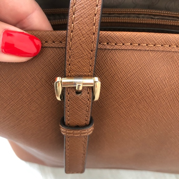 Authentic MIchael Kors Jet Set Travel Medium tote - Picture 6 of 15